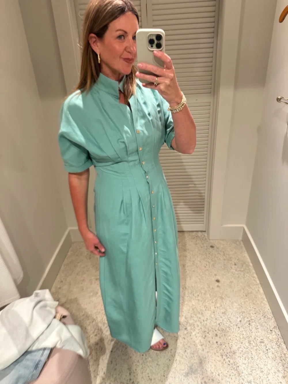Button-Front Mint Maxi Dress with Tailored Waist - Picture 3 of 4